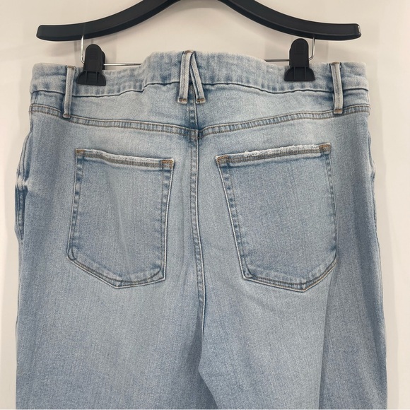 GOOD AMERICAN GOOD CURVE STRAIGHT DISTRESSED HIGH RISE JEANS - Picture 8 of 13